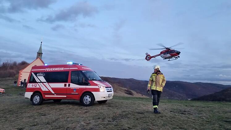 Gleitschirmflieger (73) stürzt in der Fränkischen Schweiz ab - Rettungshubschrauber im Einsatz