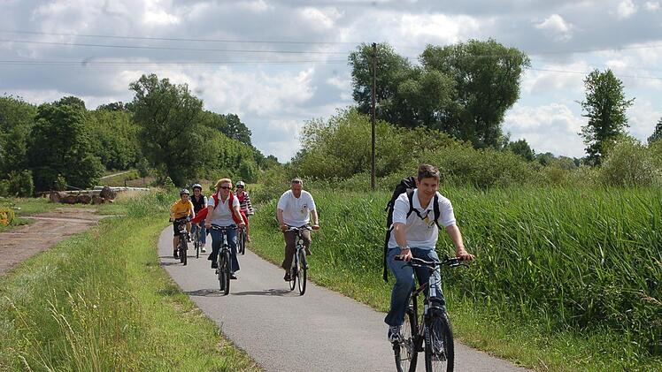 Die Radwege in Unterfranken sollen in diesem Jahr genau unter die Lupe genommen und Verbesserungen vorgenommen werden. Die Überprüfung wird mit dem Drahtesel durchgeführt.  Foto: Hanns Friedrich