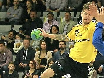 Linksaußen Steffen Coßbau war mit sieben Treffern erfolgreichster Werfer im zweiten Testspiel des HSC 2000 Coburg. Während des Trainingslagers in Linden besiegte der Erstligist die HSG Pöhlheim (Oberliga Hessen) mit 31:20. Foto: CT-Archiv