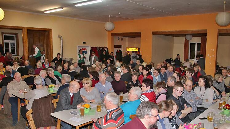 Gut besucht, das Frühjahrskonzert der Blaskapelle Gereuth im Saal Reisenweber in Untermerzbach.Helmut Will