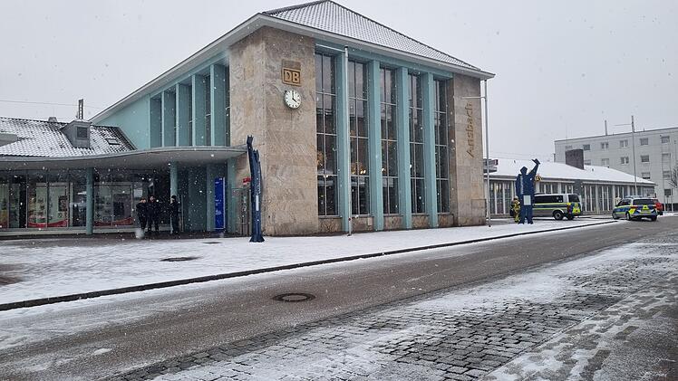 Bahnhof in Ansbach gesperrt: Vage Bombendorhung löst Großeinsatz aus