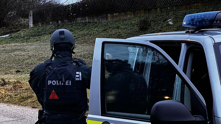 Polizeieinsatz im Landkreis Ansbach – Spezialeinsatzkommando nimmt 40-Jährigen fest