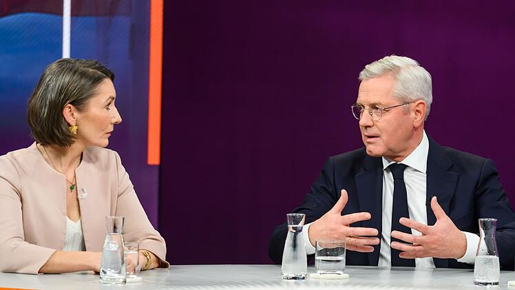 "Die USA stehen jetzt zum ersten Mal seit 80 Jahren nicht mehr an unserer Seite. Sie haben sich verbunden mit Russland", stellte CDU-Politiker Norbert Röttgen bei "Maybrit Illner" fest.