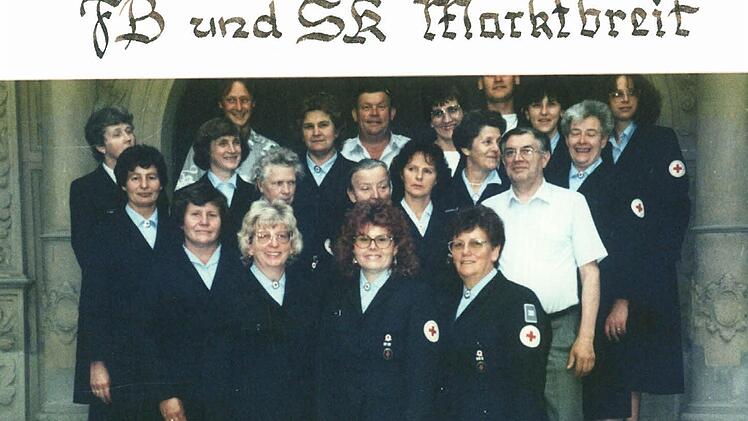 Irmgard Ried (vorne, Mitte) führte die BRK Bereitschaft Marktbreit 31 Jahre an. Hier ein Bild aus dem Jahr 1989. Foto: BRK