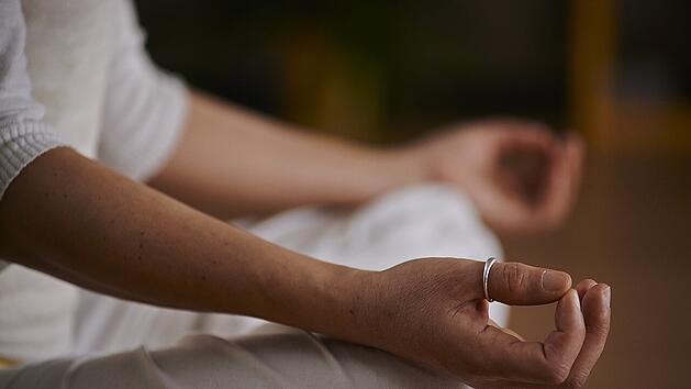 In der Ruhe liegt die Kraft: Tägliche Meditation hilft, im Alltag die Balance zu finden.