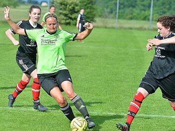 Für die DJK-FC Schlaifhausen endete die vergangene Bezirksliga-Saison mit dem Abstieg in die Kreisliga. Dort stellt sich der Verein neu auf und freut sich auf die anstehenden Derbys. Picturedreams/Archiv