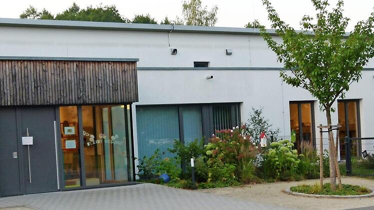 Die Kindertagesstätte "Villa Kunterbunt" in Weitramsdorf erwartet weiteren Nachwuchs. Deshalb ist dort ein Anbau geplant. Foto: Lothar Weidner