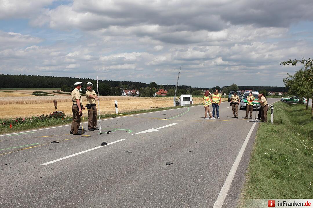 Frontal-Crash auf der B466 bei Kammerstein