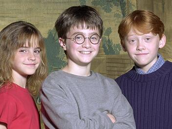 In den "Harry Potter"-Filmen waren Emma Watson als Hermine Granger, Daniel Radcliffe (Mitte) als Harry Potter und Rupert Grunt als Ron Weasley zu sehen.