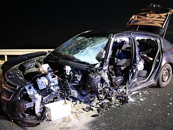 In diesem Auto saß der 25-Jährige, der schwer verletzt wurde. Foto: Alexander Hartmann