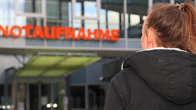 Endstation Klinikum: Die 25-jährige Lena Radtke aus Mainleus wurde mit Astrazeneca geimpft und fiel in Bewusstlosigkeit. Der Notarzt brachte die junge Frau ins Krankenhaus.