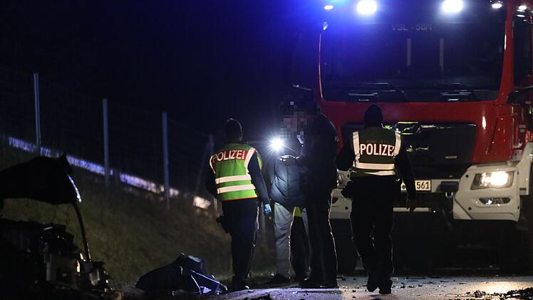 Schwerer Massenunfall auf der B2 bei Pleinfeld &ndash; mehrere Tote