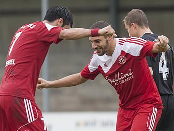 In der Saison 2013/14 spielten Erbil Demirel (links) und Hakan Bozkaya für den FC Lichtenfels in der Bezirksliga. Zusammen kamen sie nun vom SV Zapfendorf zur DJK Lichtenfels und werden den Aufsteiger qualitativ auf ein neues Niveau heben.  Foto: Archiv/Uwe Gick