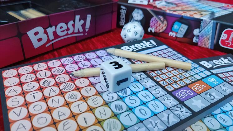 Spiel-Test "Bresk": innovatives Kreuzworträtsel-Würfeln