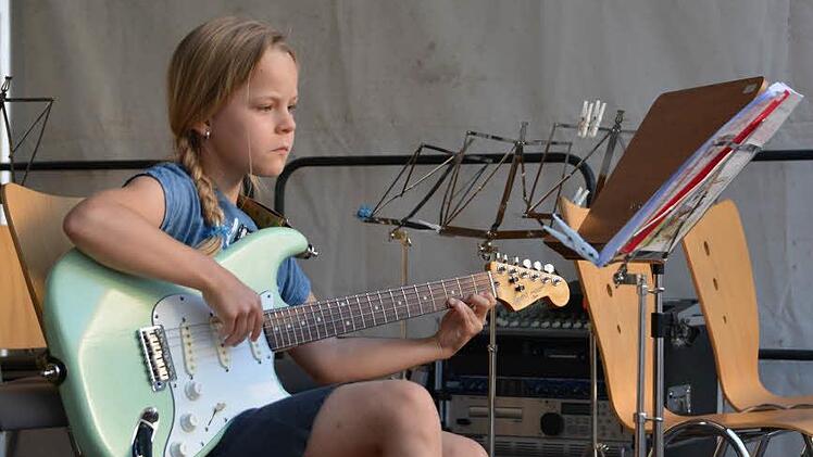 Konzert im Schlosshof  Foto: Björn Hein