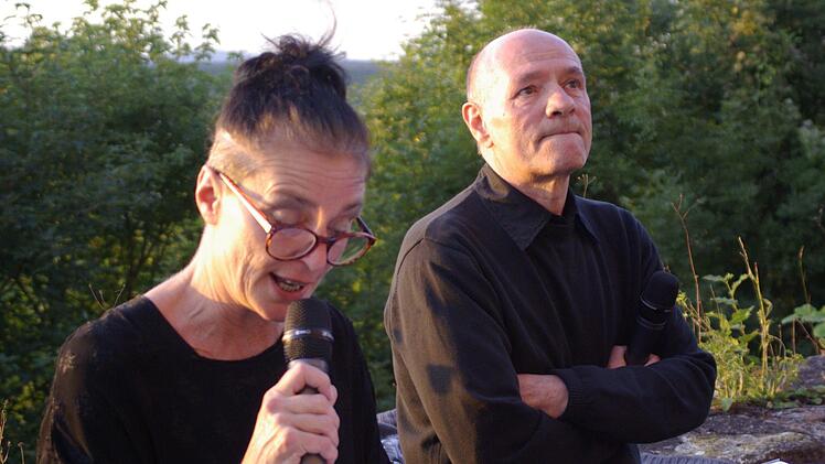 Die Theaterdarsteller Christine Hadulla und Peter Hub treten das künstlerische Erbe von Rudolf Herget an. Foto: Winfried Ehling