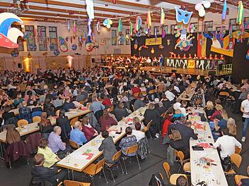 Proppenvoll war die Hans-Jung-Halle bei der Prunksitzung des Elferrats Fotos: Johannes Michel