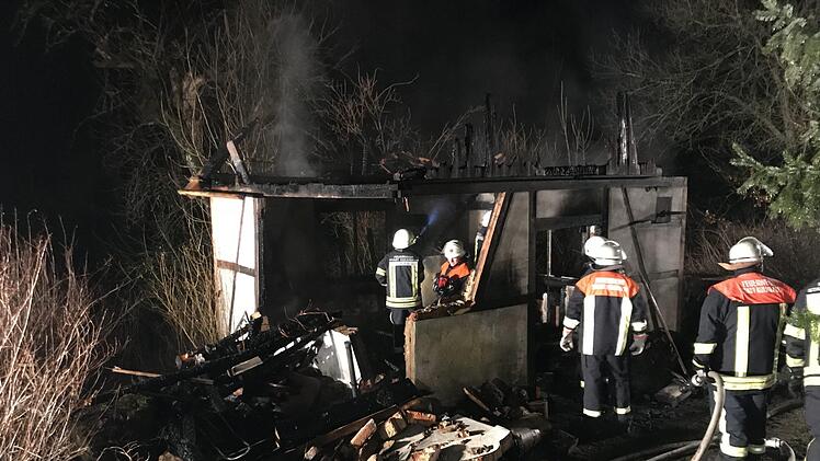 War ein Feuerteufel am Werk? Eine Brandserie hielt über Ostern Feuerwehren und Polizei in Atem.News5/Feuerwehr Kulmbach