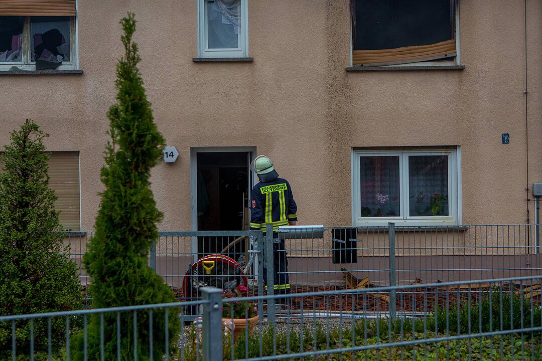 Wohnhausbrand bei Altdorf fordert Feuerwehr