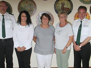 Teil-Neuwahlen ergänzen den Vorstand der Hammelburger Schützengesellschaft (von links): Peter Treutlein, Christine Füller, Hildegard Sommer, Maria Sell und Helmut Jurrat. Winfried Ehling
