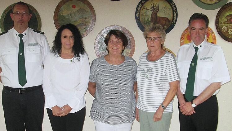Teil-Neuwahlen ergänzen den Vorstand der Hammelburger Schützengesellschaft (von links): Peter Treutlein, Christine Füller, Hildegard Sommer, Maria Sell und Helmut Jurrat. Winfried Ehling