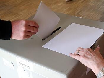 Die SPD wollte Jugendlichen bei der kommenden Kommunalwahl eine Stimme geben. Jetzt hat der Rechtsausschuss des Landtags entschieden. Symbolbild: Bodo Schackow/ZB/dpa