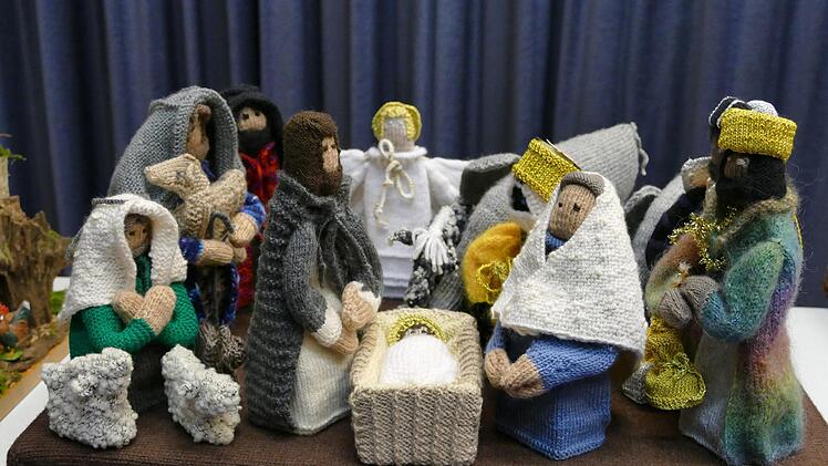 Handgestrickte Krippenfiguren von Brigitta Titze  Foto: Marion Krüger-Hundrup