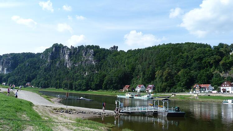 Elbfähre bei Rathen in der Sächsischen Schweiz