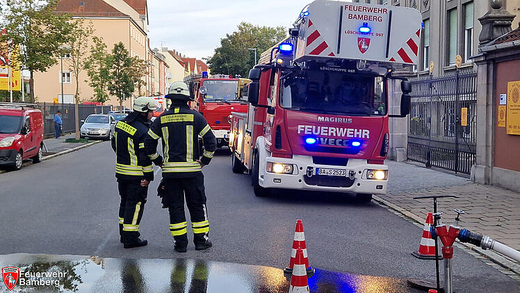 Bamberg: Feuer nahe Bahnhof: Kamin brennt in einer Malzfabrik
