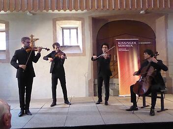 Das Vision String Quartet mit (v.l.) Jakob Encke, Daniel Stoll, Sander Stuart und Leonard Disselhorst im Kloster Bildhausen. Foto: Gerhild Ahnert