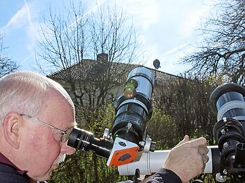Der Hobby-Astronom Werner Krauß organisiert den Astronomietag in Münnerstadt. Foto: Archiv/Heike Beudert
