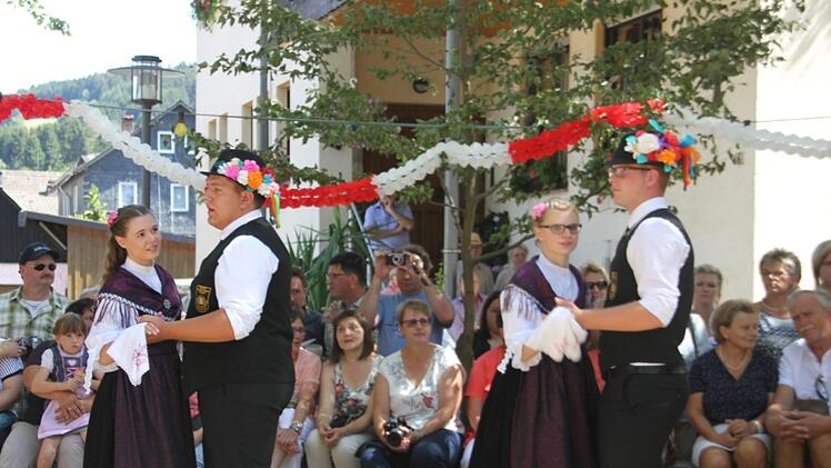 Ebersdorf hält auf seiner Kerwa die Traditionen hoch.Veronika Schadeck