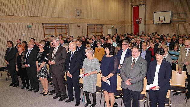 Zum Abschluss des Jahresempfanges der Gemeinde Untermerzbach wurden das Frankenlied und die Bayernhymne von den Teilnehmern gesungen.  Fotos: Helmut Will