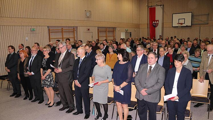 Zum Abschluss des Jahresempfanges der Gemeinde Untermerzbach wurden das Frankenlied und die Bayernhymne von den Teilnehmern gesungen.  Fotos: Helmut Will