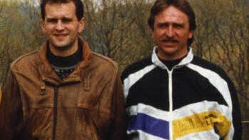 Der SV Steinwiesen mit Trainer Klaus Schreiber (rechts) war in der Saison 1988/89 Herbstmeister der A-Klasse Kronach. Foto: privat