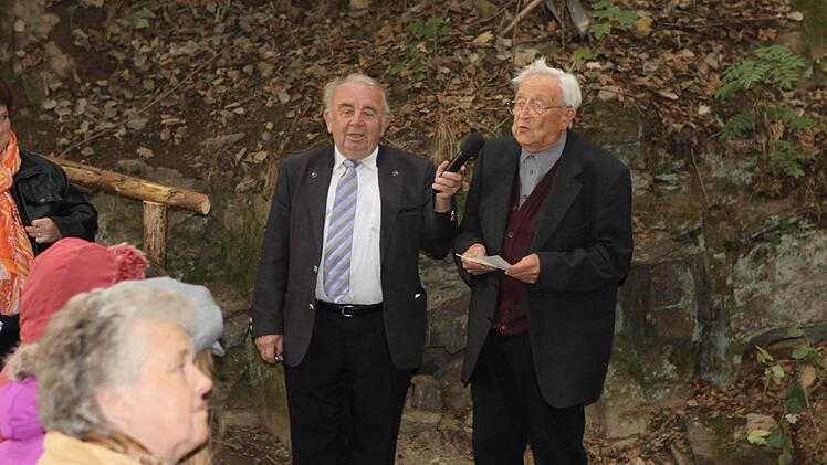 Heinz Hausmann (links) als "Macher" der Friedenswallfahrt und Wolfgang Eidloth als Regisseur des Legendenspiels  Foto: Michael Wunder