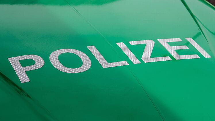 Eine 22-J&auml;hrige soll aus Eifersucht ein Auto in Wei&szlig;enbrunn beschmiert haben. Es geh&ouml;rte aber nicht - wie angenommen - ihrem Freund, sondern der Mutter. Symbolfoto: Christopher Schulz