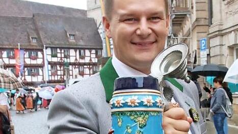 Damit der Fußmarsch zum Kellerwald nicht zu anstrengend wird nehmen