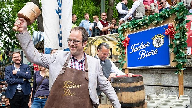 Ob die Bergkirchweih, wie hier im letzten Jahr, von Oberb&uuml;rgermeister Janik (SPD) er&ouml;ffnet werden kann, ist noch unklar. Foto: Daniel Karmann/dpa
