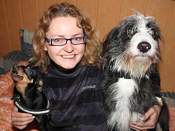 Christine Ströhlein eröffnet in Neuenmarkt einen Hundekindergarten. Foto: Jürgen Gärtner