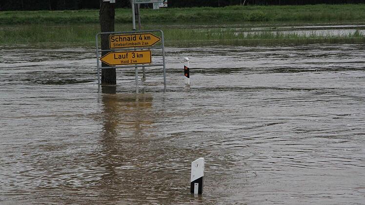 Die Kreisstraße FO 10 von Willersdorf nach Stiebarlimbach.