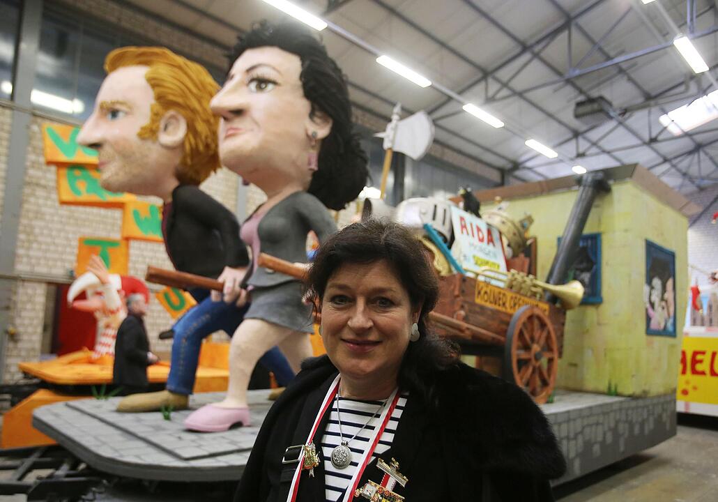 Motivwagen für Kölner Rosenmontagszug