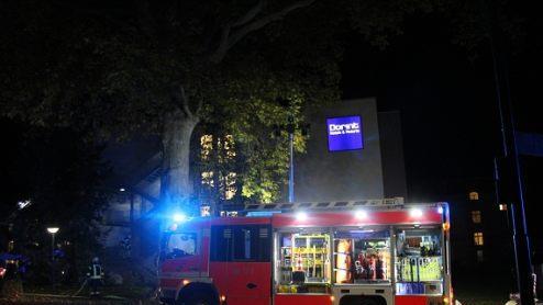 Die Feuerwehr Bad Br&uuml;ckenau probte den Ernstfall: Zimmerbrand im Hotel. Foto: Sebastian Gerr