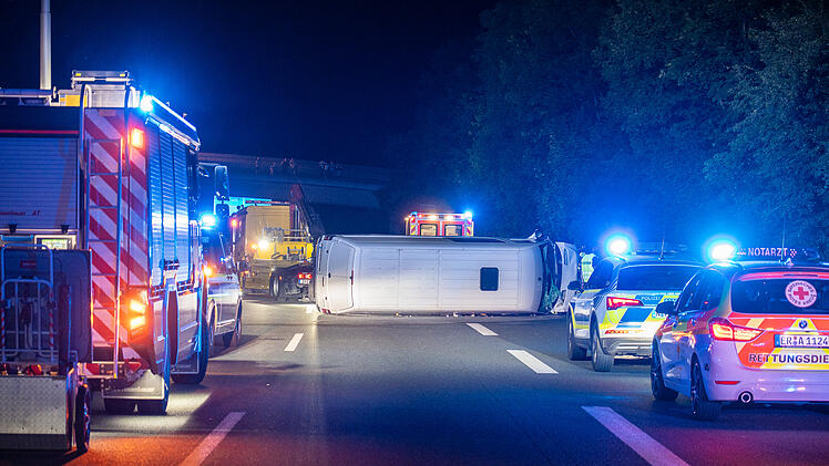 Unfall auf A73 bei Erlangen: Sieben verletzte nach Kollision