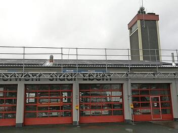 Die Bürgersolaranlage auf dem Eberner Feuerwehrhaus ist installiert. Noch in diesem Monat soll der erste Strom erzeugt werden.