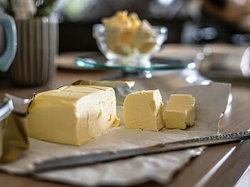 Butter-Preis-Schock: Der Preis für Butter einiger Hersteller ist auf bisher unvorstellbare Höhen geklettert.