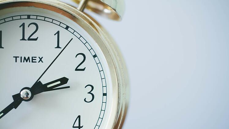 Zeitumstellung 2022: Wird die Uhr eine Stunde vor oder zurück gestellt?