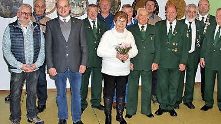 Zahlreiche Mitglieder wurden für ihre treue Vereinsmitgliedschaft oder für ihren Einsatz im Verein geehrt. Foto: Dieter Britz