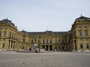 W&uuml;rzburg: Sperrungen im Bereich Residenzplatz - welche Haltestellen deshalb entfallen