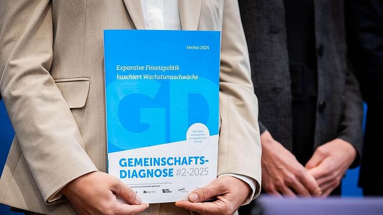 Führende Wirtschaftsinstitute stellen neue Konjunkturprognose vo
